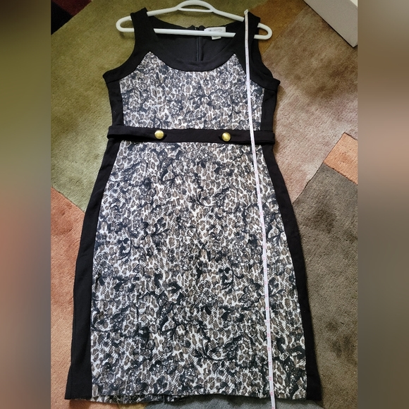 Liz Claiborne size 8 - Picture 2 of 5